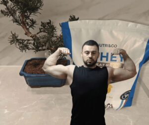 La whey fait-elle grossir ? D&eacute;cryptage complet des id&eacute;es re&ccedil;ues sur la prot&eacute;ine de lait