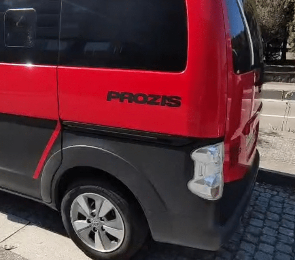 Voiture de prozis &agrave; mon arriv&eacute; &agrave; l'a&eacute;roport de Porto