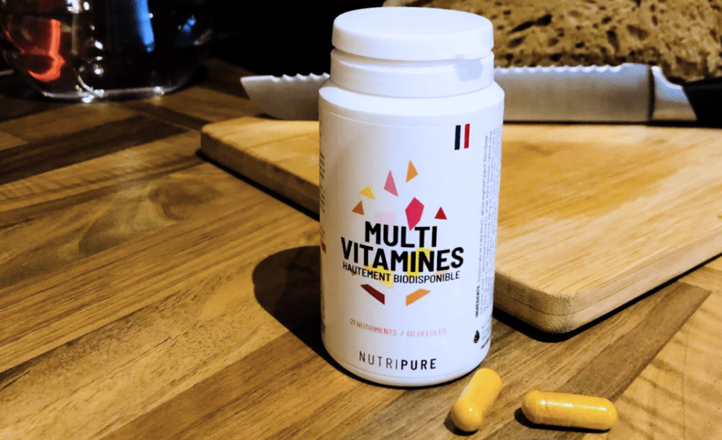 Le Multivitamines Nutripure sur ma table pendant le test
