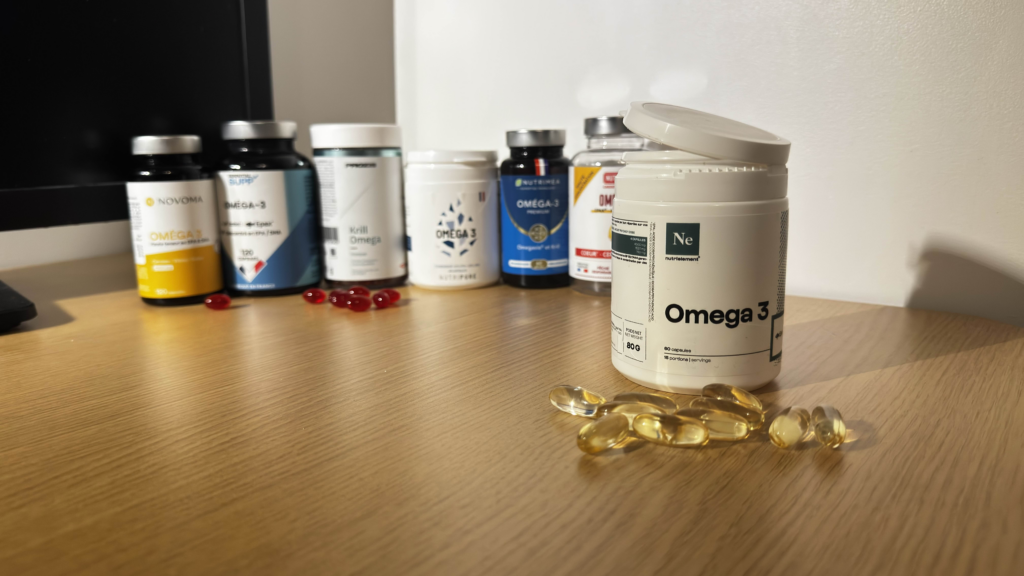 Les om&eacute;ga 3 nutrimuscle sur mu bureau pendant le test
