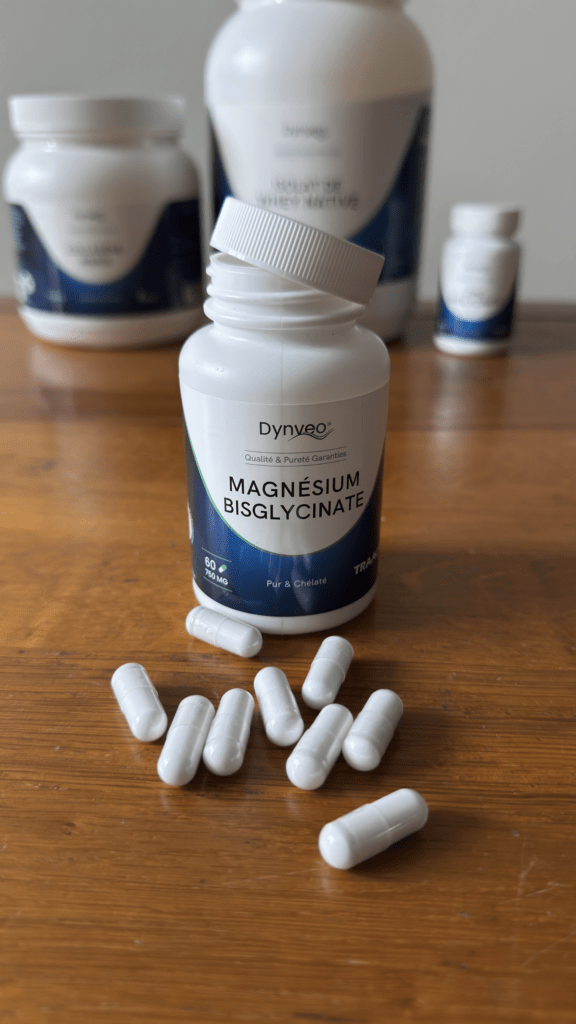 magn&eacute;sium bisglycinate  Dynveo avec les g&eacute;lule dehors sur ma table